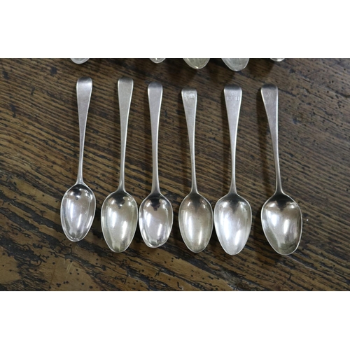 19 - Lot of mixed antique hallmarked sterling silver teaspoons, approx 170 grams (12)