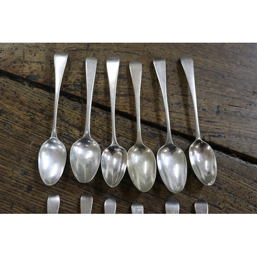 19 - Lot of mixed antique hallmarked sterling silver teaspoons, approx 170 grams (12)