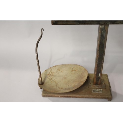 199 - Set of Aubin weighing scales, approx 58cm H x 46cm W