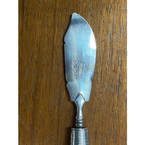 1674 - Antique Georgian sterling silver blade butter knife, with tapering agate handle, marked for London 1... 