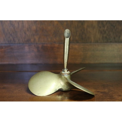 1682 - Antique desk pen holder in the form of a brass propeller, approx 11cm H x 12cm Dia