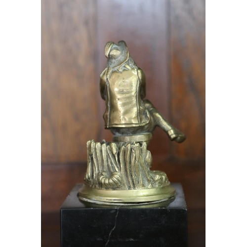 1688 - Unknown antique bronze figure of a man playing bagpipes on black marble base, unmarked, approx 16cm ... 