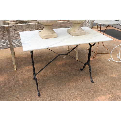 1779 - Vintage French marble topped bistro table with painted iron frame, approx 71cm H x 100cm L x 59.5cm ... 