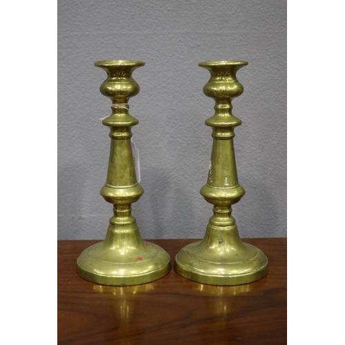 1620 - Pair of antique brass candlesticks, each approx 22cm H (2)