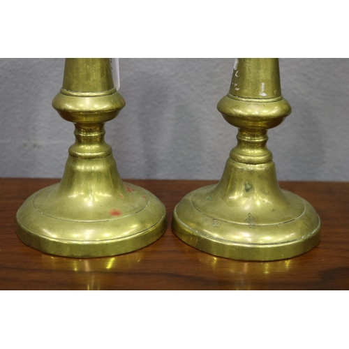 1620 - Pair of antique brass candlesticks, each approx 22cm H (2)