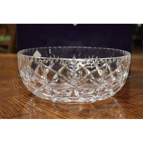 1625 - Boxed Edinburgh crystal bowl, approx 8cm H x 21cm Dia