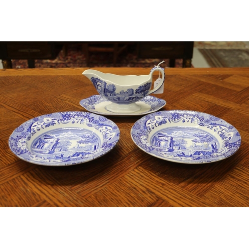 1627 - Spode blue & white sauce boat with under dish along with two dishes, approx 23cm Dia and smaller