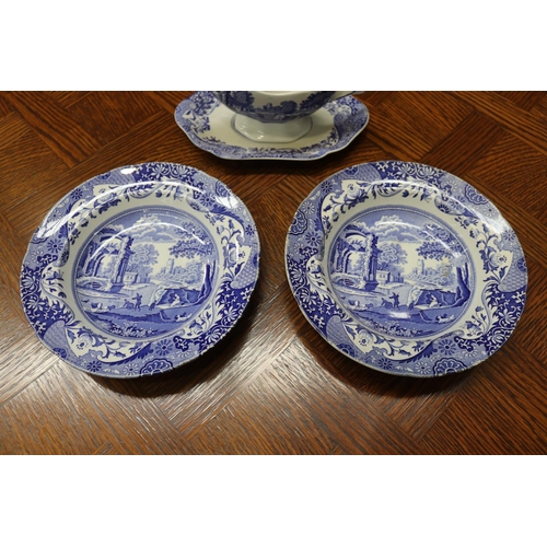 1627 - Spode blue & white sauce boat with under dish along with two dishes, approx 23cm Dia and smaller