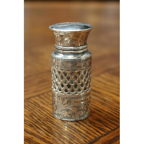 1647 - Hallmarked sterling silver scent bottle, approx 7cm H