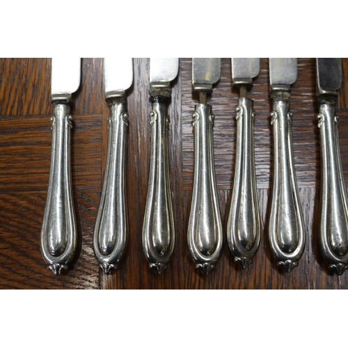 1701 - Set of twelve silver handled knives, various conditions