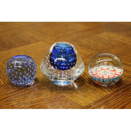1751 - Good lot of art glass paperweights, approx 12cm H and shorter