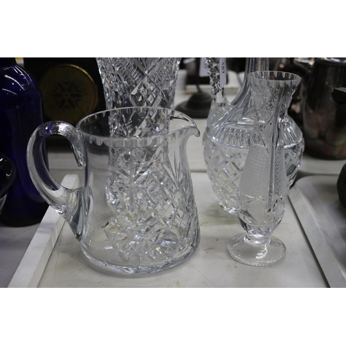 187 - Good assortment of glass & crystal ware, approx 31cm H and shorter