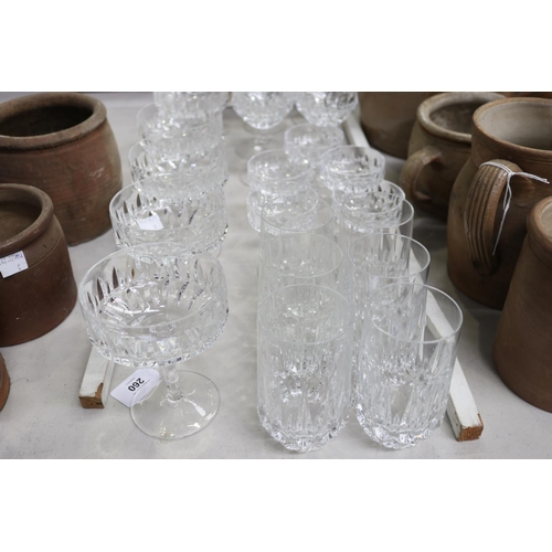 260 - Assortment of glassware, approx 14.5cm H and shorter