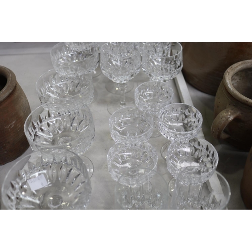 260 - Assortment of glassware, approx 14.5cm H and shorter