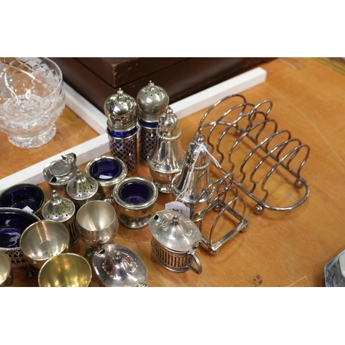 315 - Assortment of silver plate to include salts, sugar nips, jug etc, approx 18cm W and smaller