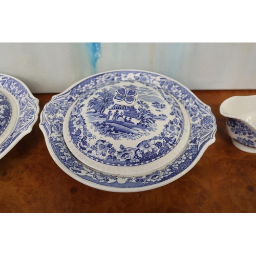 331 - Seaforth blue and white pair of tureens and gravy boat, approx 26cm W and smaller (3)