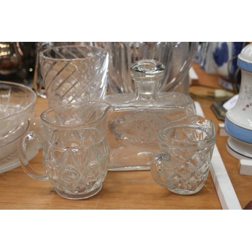 358 - Assortment of glassware to jug, vase, dish, etc, approx 30cm Dia and smaller