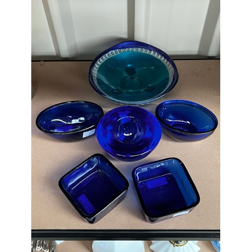 21 - Assortment of blue glass including Kosta Boda, approx 18.5cm W and smaller