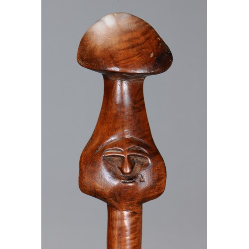 1 - Very rare Janus Form War Club / Staff, Ambrym Island, Vanuatu. Carved and engraved hardwood. With Ja... 