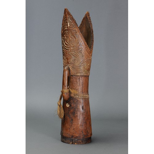 78 - Fine early Papuan Gulf Drum, Papua New Guinea. Carved and engraved hardwood and natural fibre. The d... 