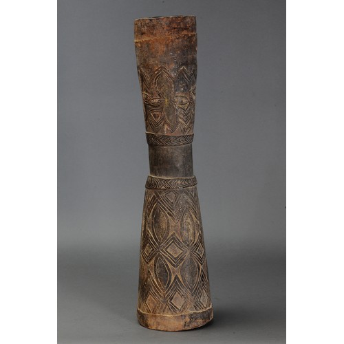 81 - Fine early Abelam Drum, Papua New Guinea. Carved and engraved hardwood and natural pigment. Very old... 