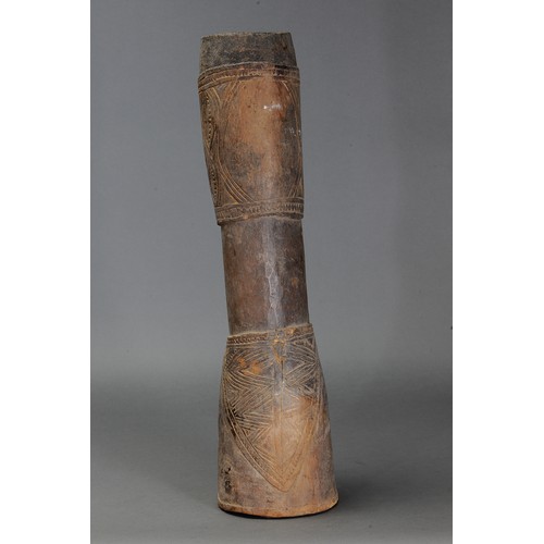 82 - Fine early Abelam Drum, Papua New Guinea. Carved and engraved hardwood and natural pigment. Very old... 