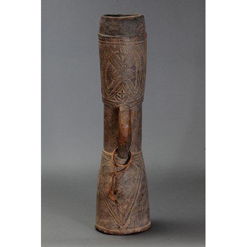 82 - Fine early Abelam Drum, Papua New Guinea. Carved and engraved hardwood and natural pigment. Very old... 