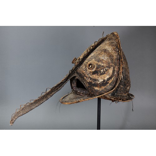 89 - Fine early Large Kapriman Initiation Mask, Blackwater River, Papua New Guinea. Woven natural fibre a... 