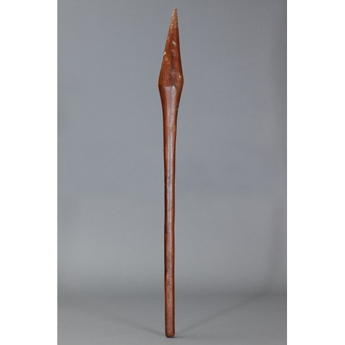 173 - FIGHTING Club, Central Australia, Northern Territory. Carved hardwood. Approx L79cm. PROVENANCE John... 