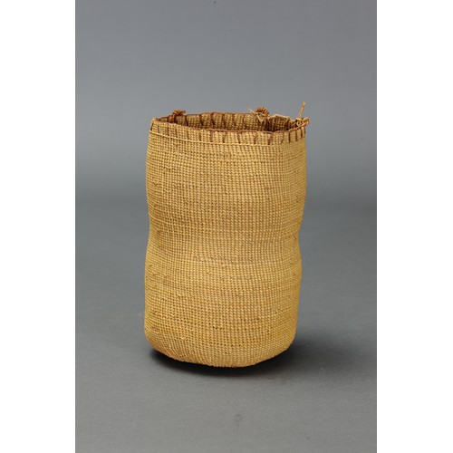 182 - DILLY BAG, ARNHEM LAND, Northern Territory. Woven plant fibre. For centuries, Aboriginal women from ... 