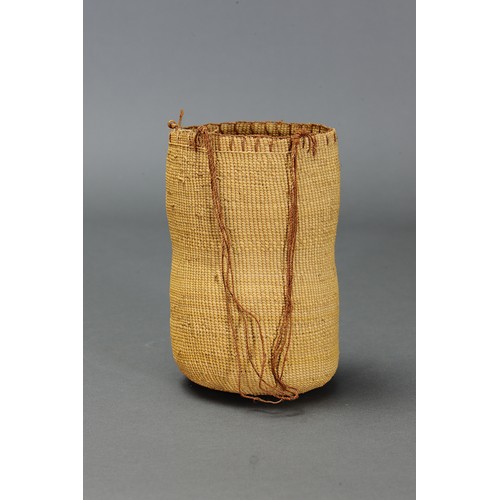 182 - DILLY BAG, ARNHEM LAND, Northern Territory. Woven plant fibre. For centuries, Aboriginal women from ... 