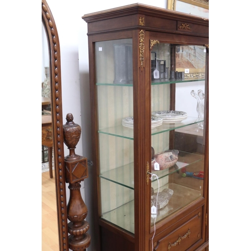 1028 - Fine quality French Louis XVI style vitrine, glass shelves, gilt metal mounts, approx 160cm H x 75cm... 