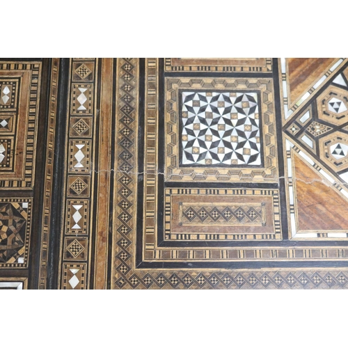 1189 - Traditional Moroccan inlaid table with matching armchairs, well appointed inlay, table approx 78cm h... 