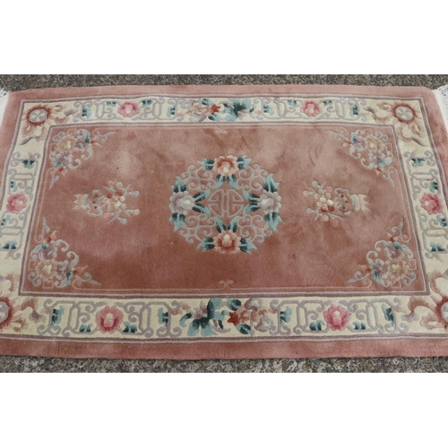 1229 - Chinese wool carpet, approx 91cm x 161cm