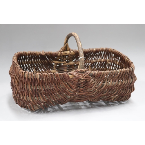 1262 - French woven pickers basket, approx 25cm H (including handle) x 47cm W x 27cm D