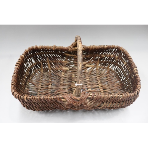 1262 - French woven pickers basket, approx 25cm H (including handle) x 47cm W x 27cm D
