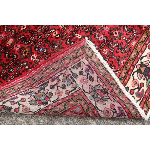 1272 - Handmade Persian Hamedan, 100% Wool carpet, approx 305cm x 203cm
