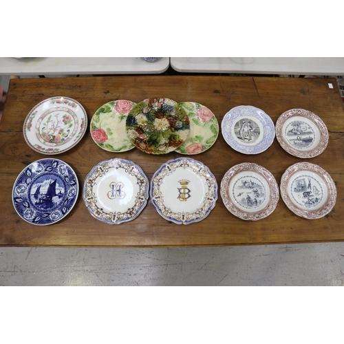 1282 - Assortment of vintage & antique plates to include antique examples, Majolica, etc, approx 24cm dia &... 