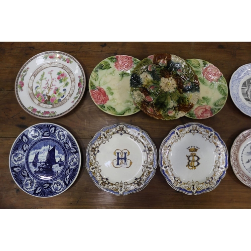 1282 - Assortment of vintage & antique plates to include antique examples, Majolica, etc, approx 24cm dia &... 