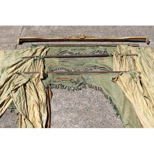 1286 - Very good set of French pelmet & green curtains, along with arrow ended bars, pelmet approx 240cm L,... 