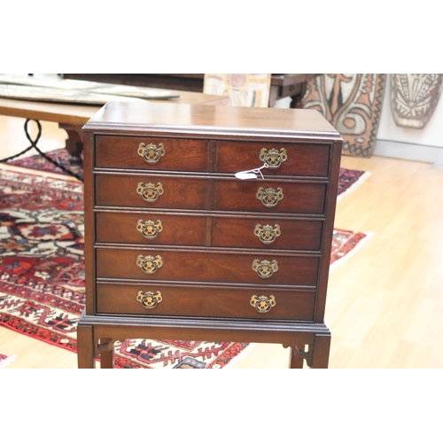 1057 - Thomasville, well made four drawer canteen on stand, signed to drawer, approx 98cm H x 55cm W x 33cm... 