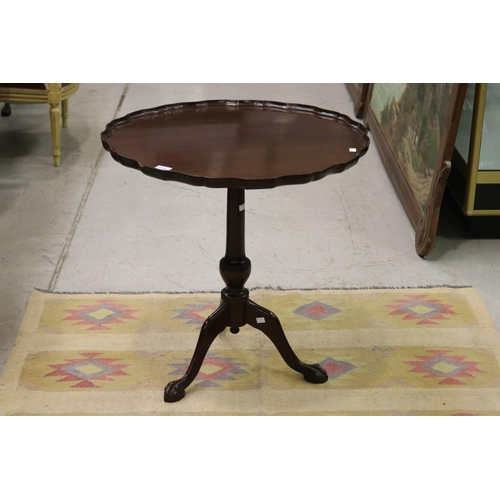 1163 - Vintage Chippendale revival style tea table, approx 72cm H x 66cm Dia