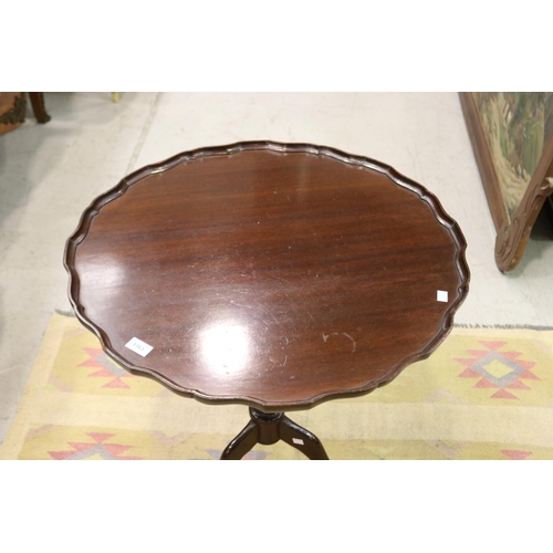 1163 - Vintage Chippendale revival style tea table, approx 72cm H x 66cm Dia