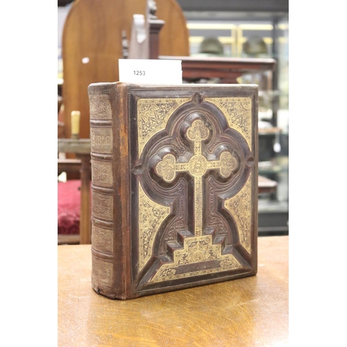 1253 - American catholic bible, c. 1876, published in Philadelphia, leather bound, restored