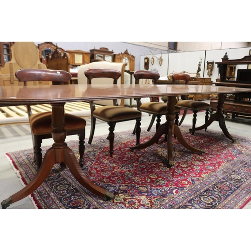 1288 - Reproduction Regency style D end triple pedestal extension dining table with 2 extension leaves, app... 