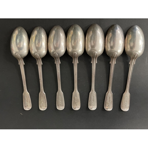 124 - Set of seven antique Victorian hallmarked sterling silver fiddle and thread pattern spoons, London 1... 