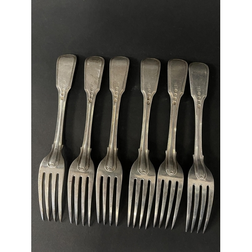 126 - Set of six antique Georgian hallmarked sterling silver Fiddle and Thread forks, Family Crest arm wit... 