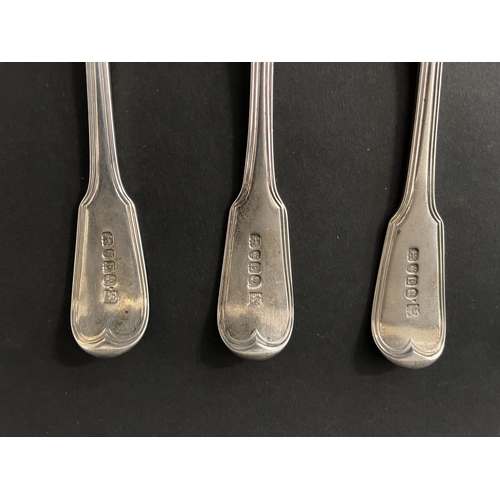 129 - Set of six antique Georgian, hallmarked sterling silver fiddle and thread soup/serving spoons, with ... 