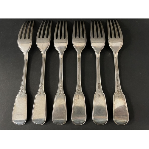 130 - Set of six Georgian hallmarked sterling silver fiddle and thread dinner forks, London 1798-99, Georg... 