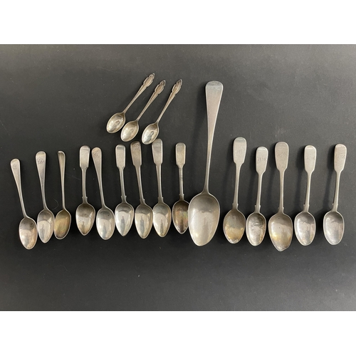 154 - Good selection of antique mostly Georgian sterling spoons, various makers and dates, approx weight?